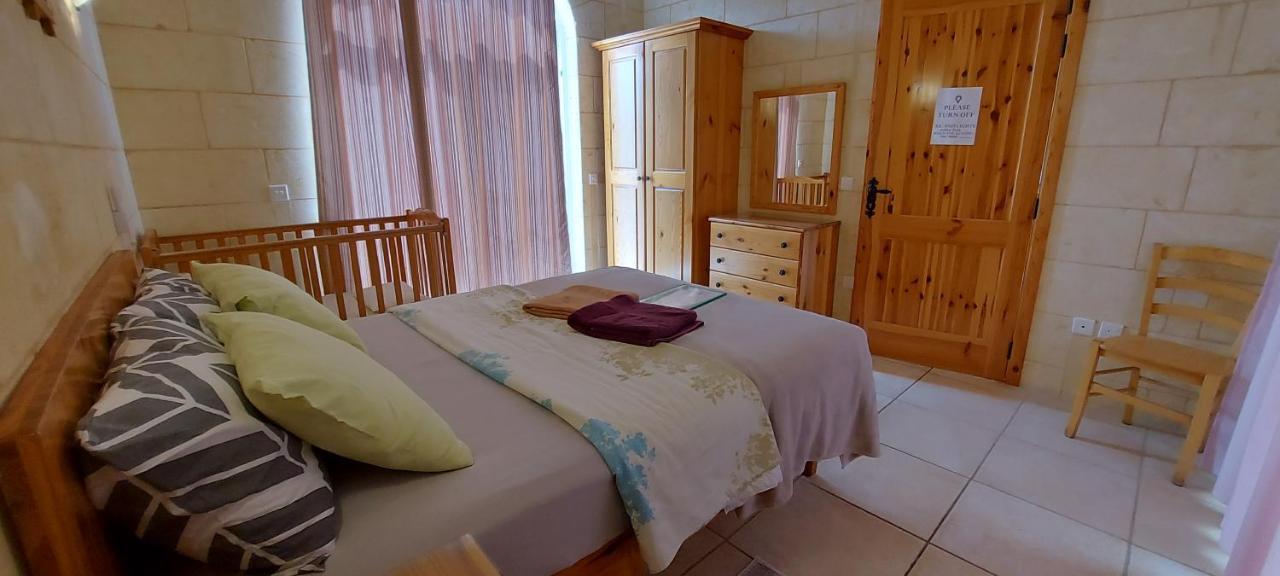 Happy & Healthy Gozo, Self-Check-In Guest House Victoria Værelse billede