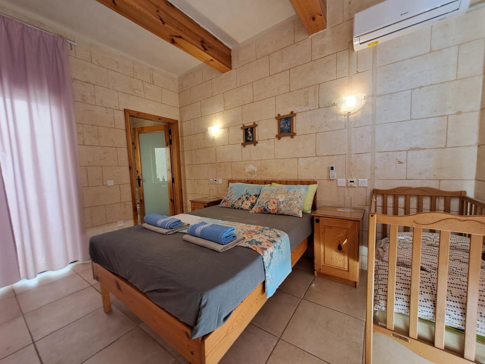 Happy & Healthy Gozo, Self-Check-In Guest House Victoria Værelse billede