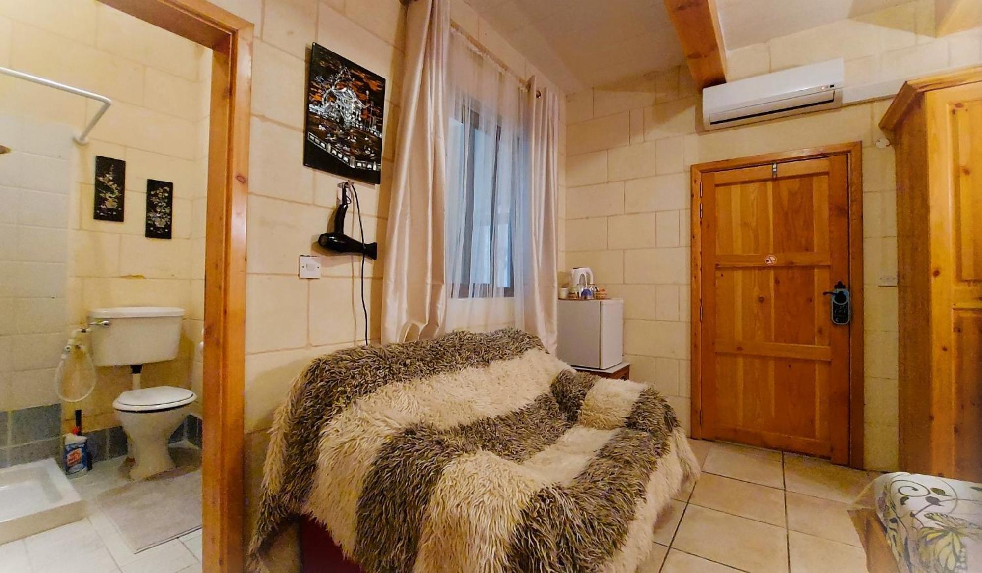Happy & Healthy Gozo, Self-Check-In Guest House Victoria Værelse billede